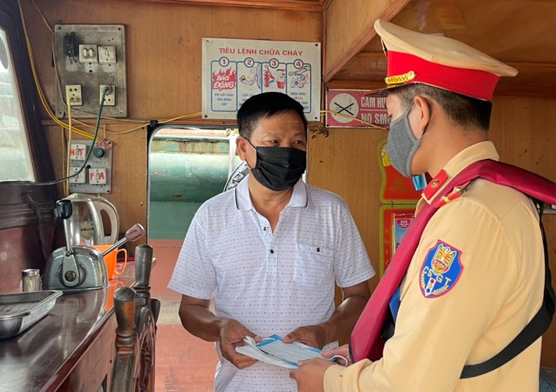 Khối Cảnh sát nhân dân: Cử hàng trăm cán bộ chiến sỹ tham gia chốt liên ngành kiểm soát dịch Covid-19